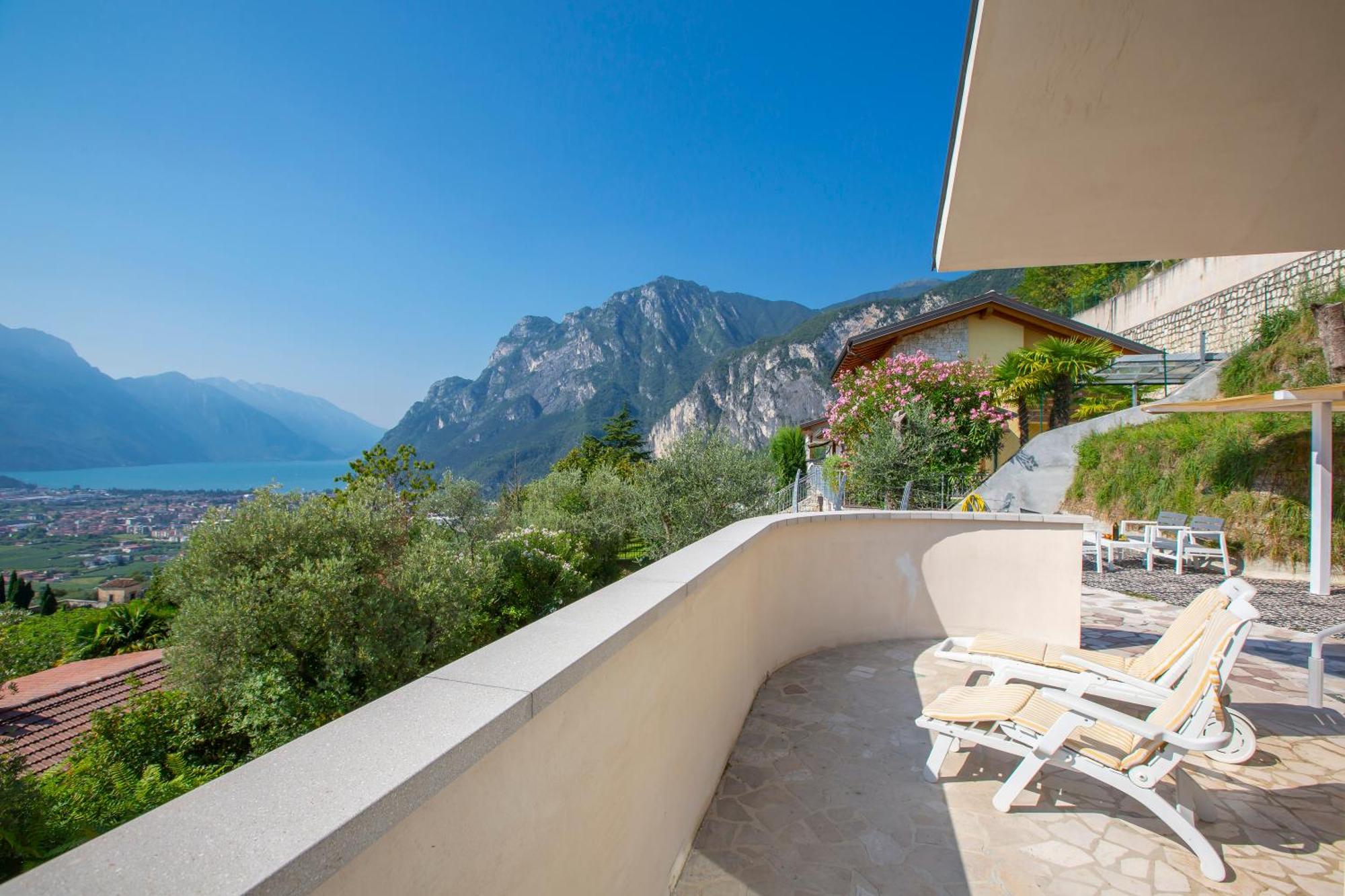 Casa Rene - Happy Rentals Tenno Exterior foto
